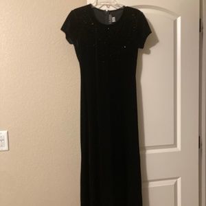 Black Velvet Floor Length Formal Dress - Petite Size 6